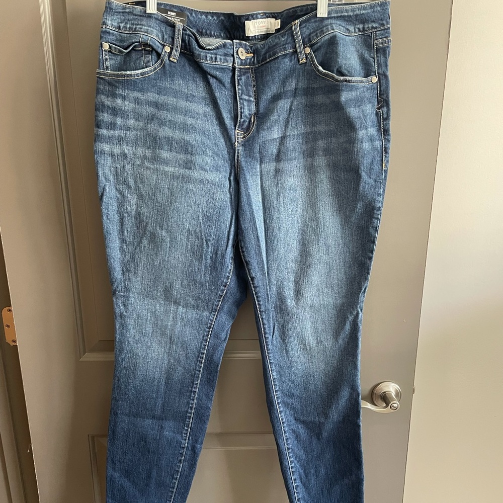 NWOT Torrid skinny jeans